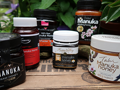 A collection of six manuka honey jars